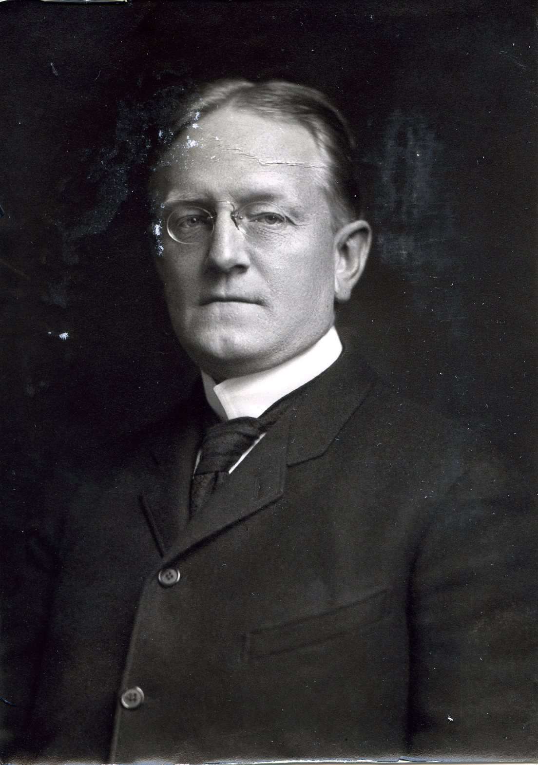Member portrait of R. Burnham Moffat